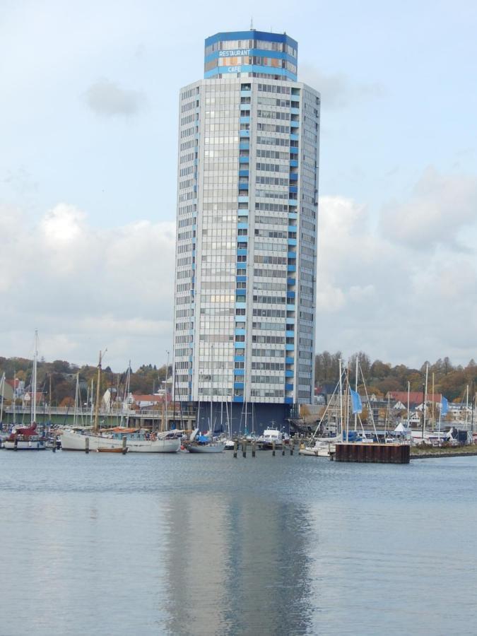 Ferienwohnung Im Wikingturm Schleswig Ngoại thất bức ảnh